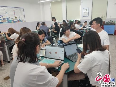 成都武侯區(qū)全面啟動(dòng)教師信息技術(shù)應(yīng)用能力提升工程，賦能教育現(xiàn)代化與區(qū)域人才發(fā)展